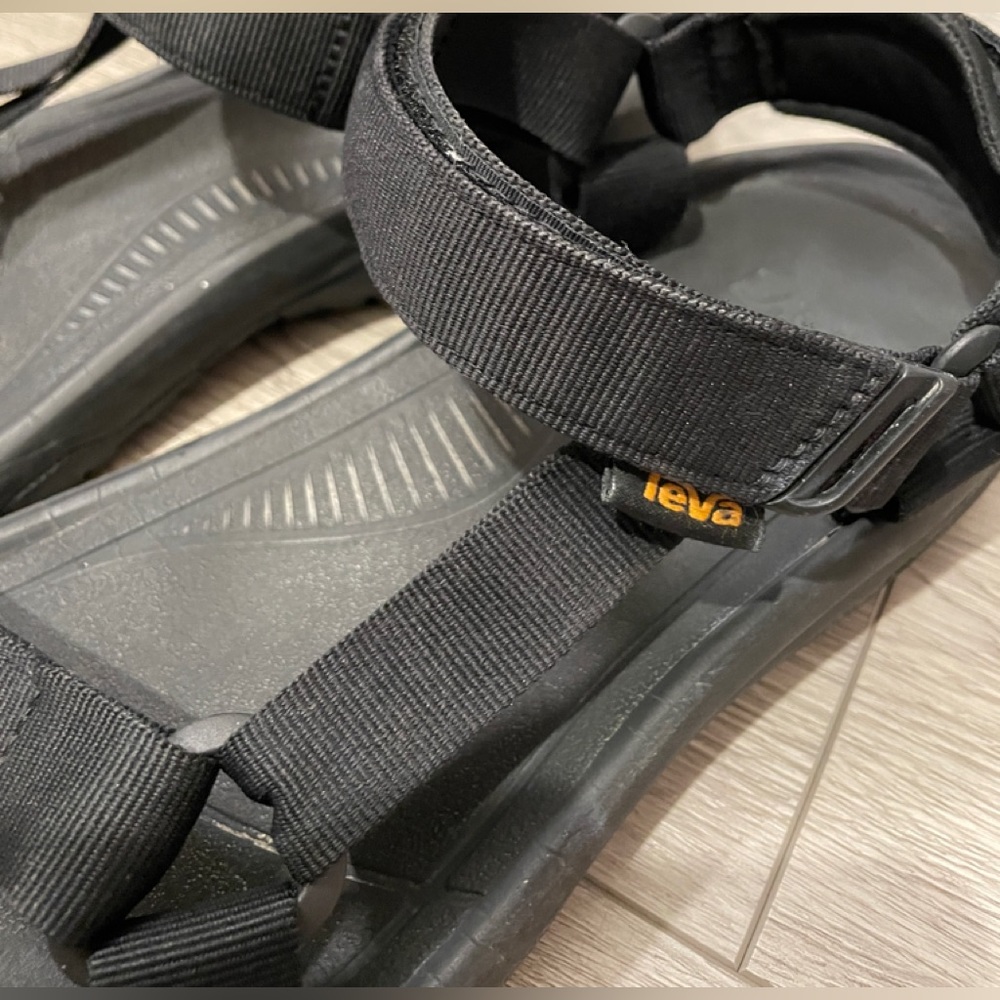 Teva Hurricane XL2, Size 11, Black Mens